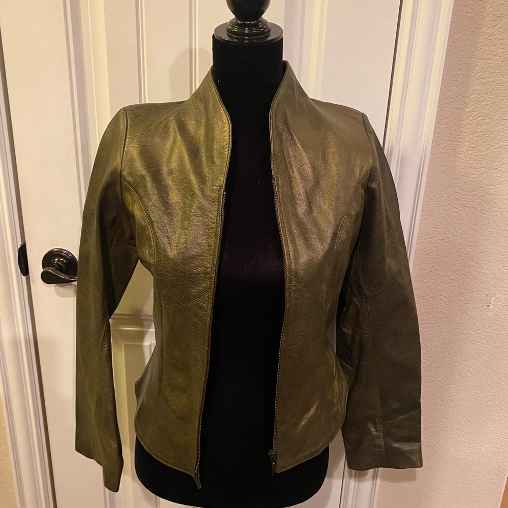Ladies Genuine. Leather fitted jacket